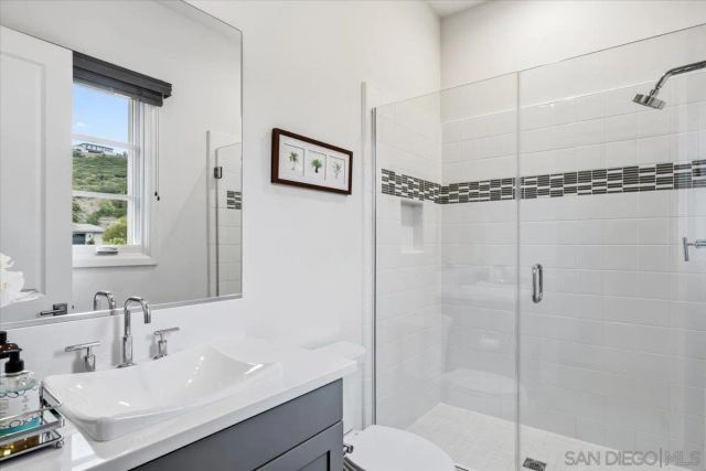 18370 Avenida Apice, Rancho Santa Fe, CA 92067