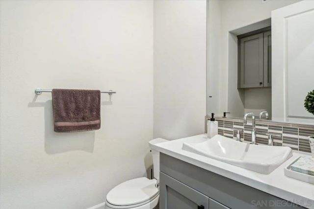 18370 Avenida Apice, Rancho Santa Fe, CA 92067