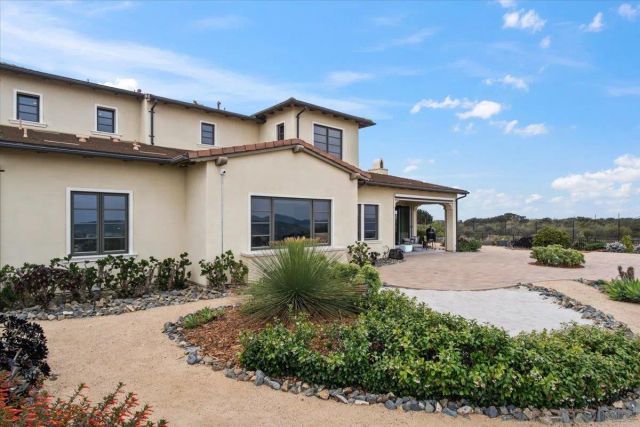 18370 Avenida Apice, Rancho Santa Fe, CA 92067