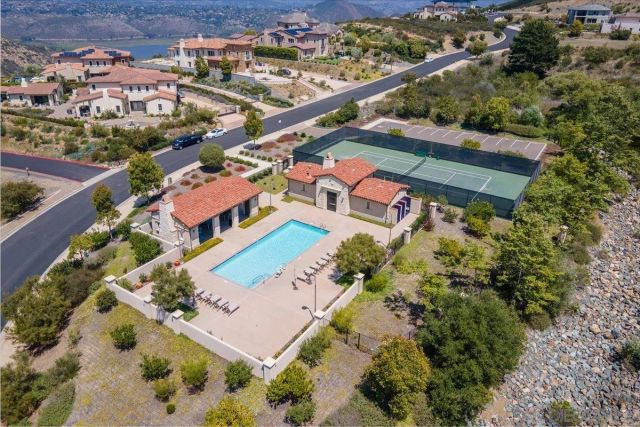 18370 Avenida Apice, Rancho Santa Fe, CA 92067