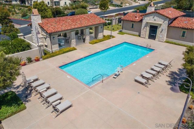 18370 Avenida Apice, Rancho Santa Fe, CA 92067