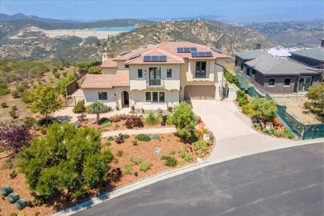 18370 Avenida Apice, Rancho Santa Fe, CA 92067