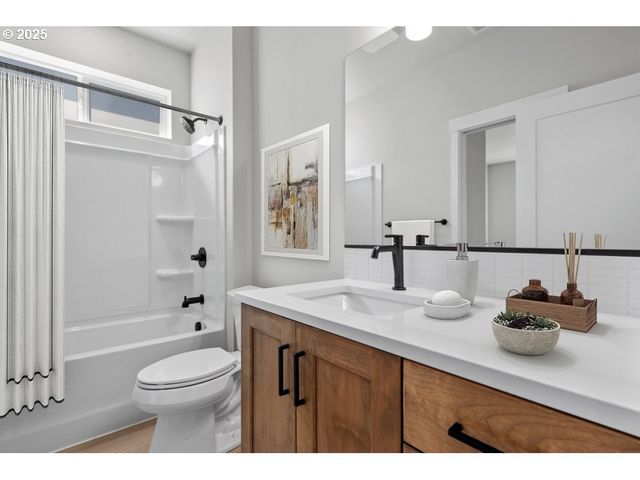 1312 E Canto St, Newberg, OR 97132