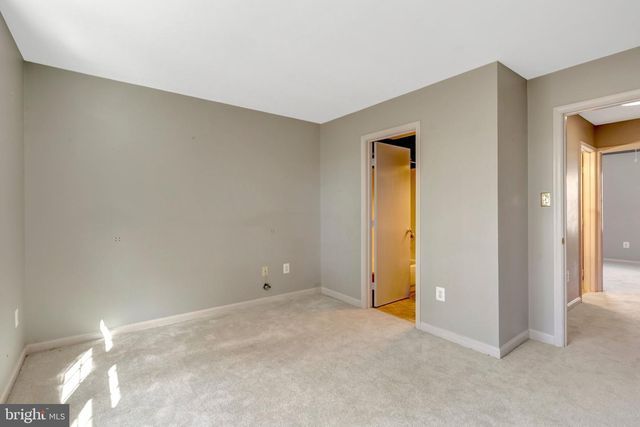 5680 WHITE DOVE LN, Clifton, VA 20124