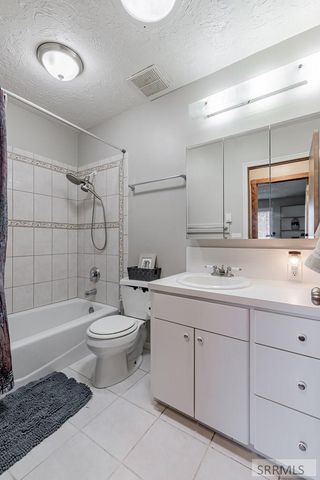 1858 Henry Street, Idaho Falls, ID 83401