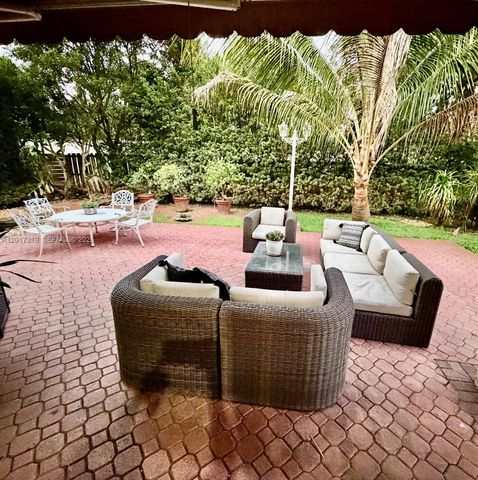 10773 NW 73rd Ter, Doral, FL 33178