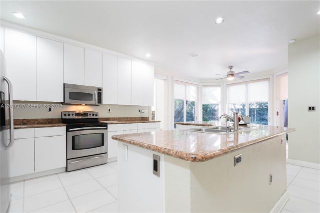 10773 NW 73rd Ter, Doral, FL 33178