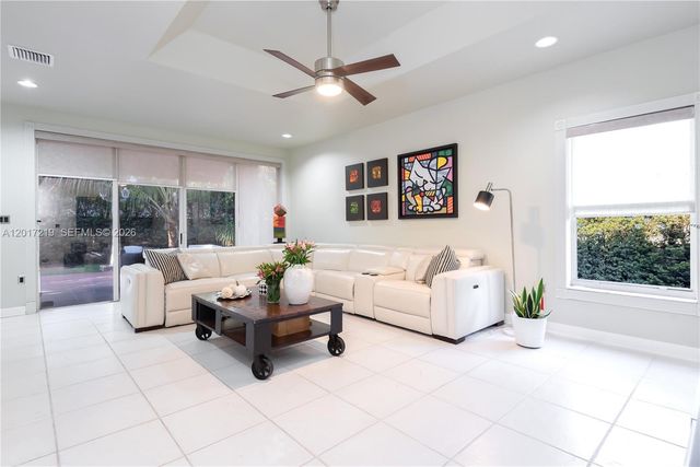 10773 NW 73rd Ter, Doral, FL 33178