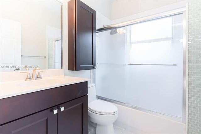 10773 NW 73rd Ter, Doral, FL 33178