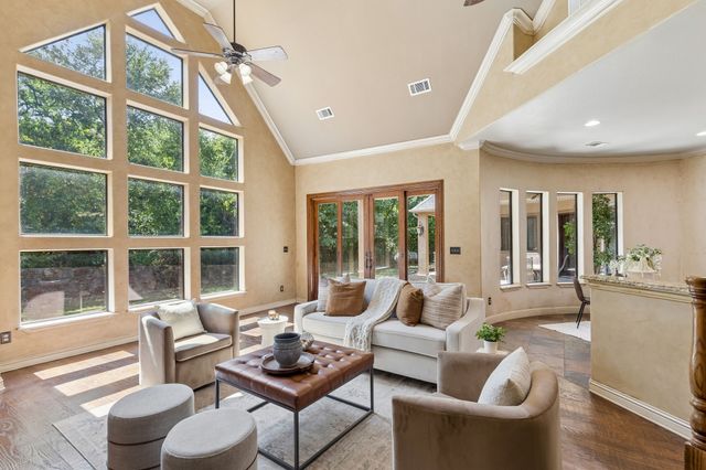 9 N Eagle Point A, Azle, TX 76020