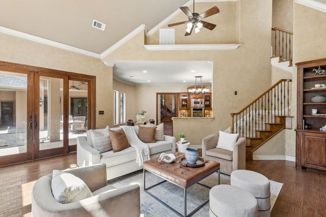 9 N Eagle Point A, Azle, TX 76020