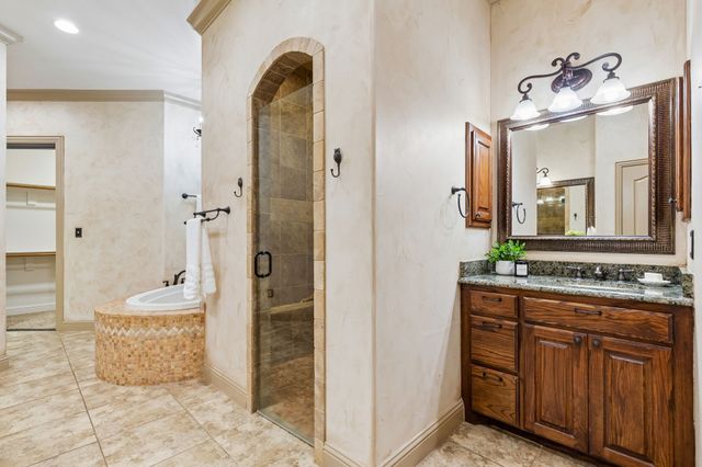 9 N Eagle Point A, Azle, TX 76020