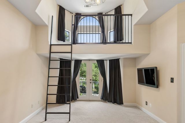 9 N Eagle Point A, Azle, TX 76020
