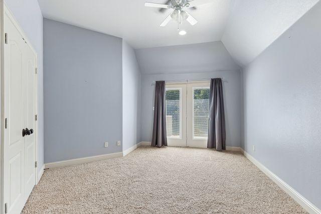 9 N Eagle Point A, Azle, TX 76020