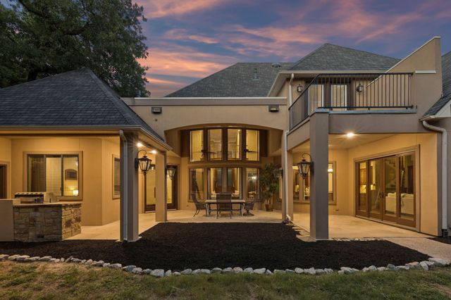 9 N Eagle Point A, Azle, TX 76020