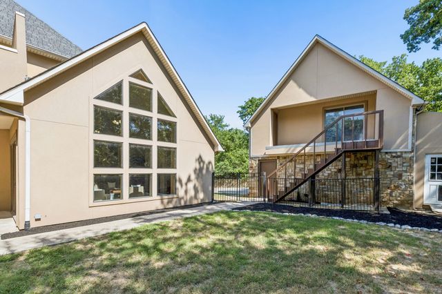 9 N Eagle Point A, Azle, TX 76020