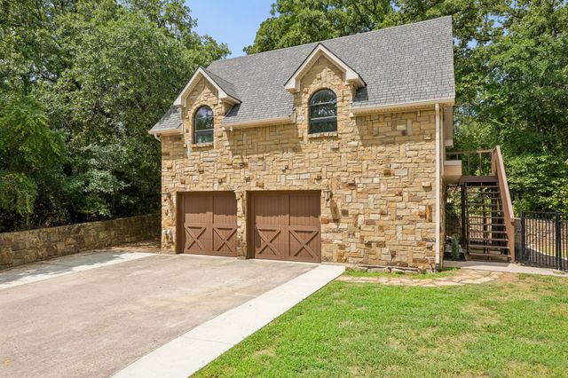 9 N Eagle Point A, Azle, TX 76020