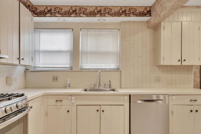 865 LIVINGSTON RD, Elizabeth, NJ 07208