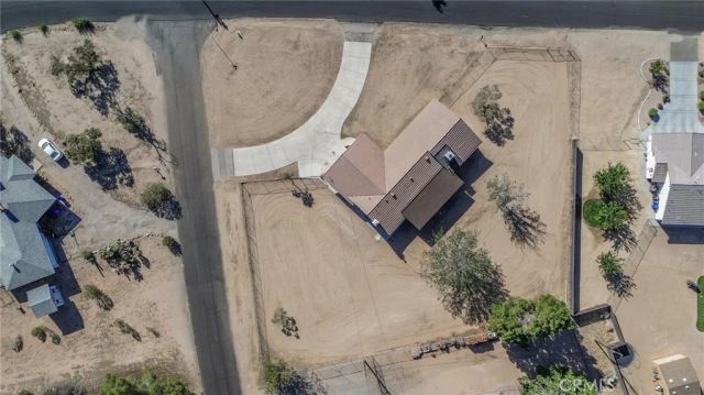 15194 Tacony Road, Apple Valley, CA 92307