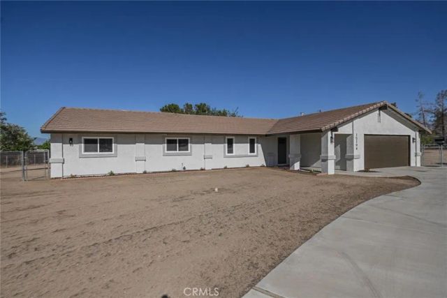 15194 Tacony Road, Apple Valley, CA 92307