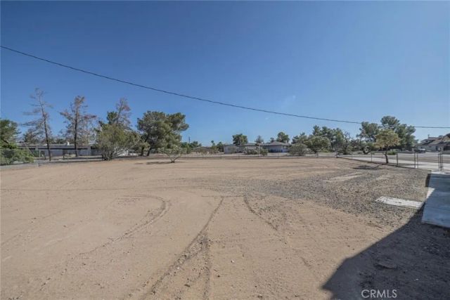 15194 Tacony Road, Apple Valley, CA 92307