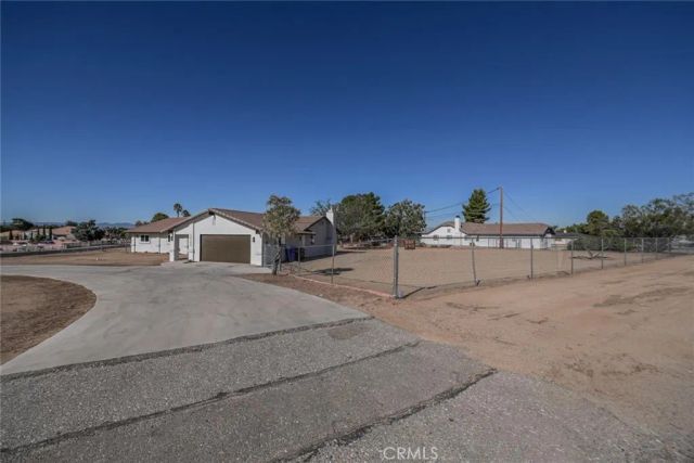 15194 Tacony Road, Apple Valley, CA 92307