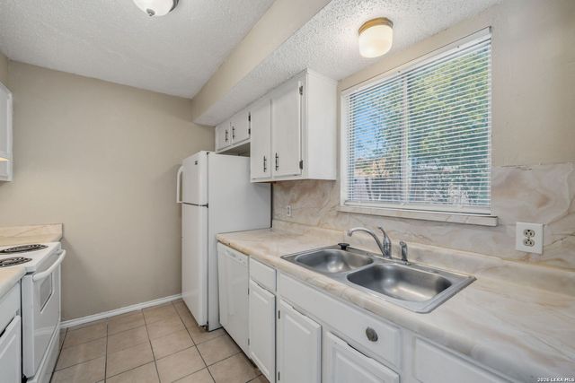 3614 CANDLERIDGE DR, San Antonio, TX 78244