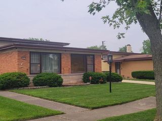 251 S Mayfair Place, Chicago Heights, IL 60411