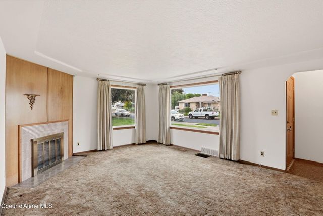 624 E Courtland Ave, Spokane, WA 99207