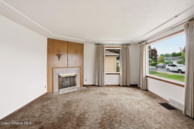 624 E Courtland Ave, Spokane, WA 99207