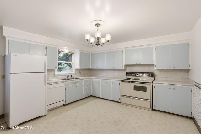 624 E Courtland Ave, Spokane, WA 99207