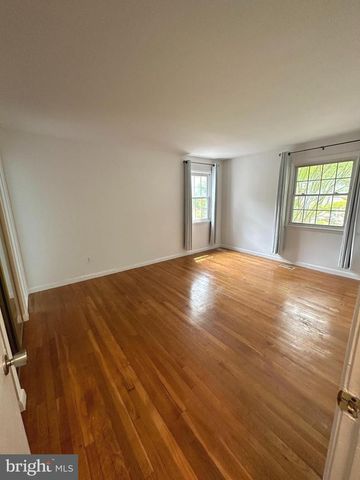 13524 ELLENDALE DR, Chantilly, VA 20151