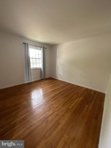 13524 ELLENDALE DR, Chantilly, VA 20151