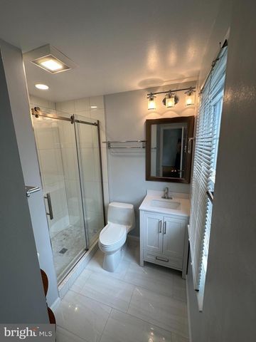 13524 ELLENDALE DR, Chantilly, VA 20151