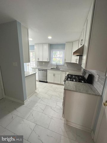 13524 ELLENDALE DR, Chantilly, VA 20151