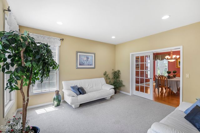 58 Dutch Meadows Drive, Colonie, NY 12047