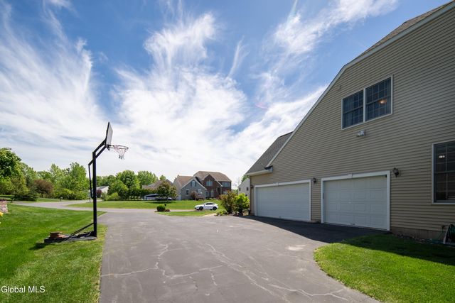 58 Dutch Meadows Drive, Colonie, NY 12047