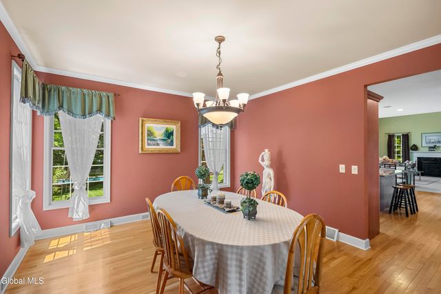 58 Dutch Meadows Drive, Colonie, NY 12047