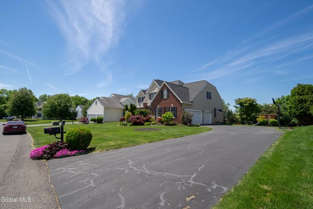 58 Dutch Meadows Drive, Colonie, NY 12047