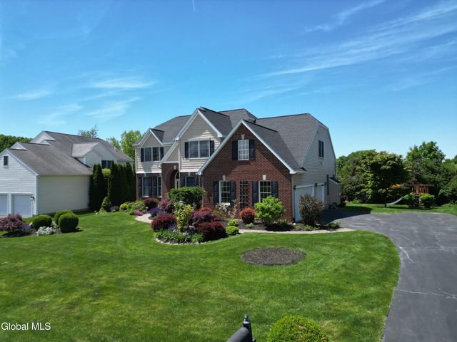 58 Dutch Meadows Drive, Colonie, NY 12047