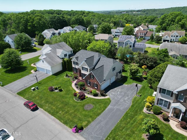 58 Dutch Meadows Drive, Colonie, NY 12047