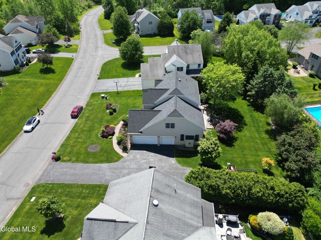 58 Dutch Meadows Drive, Colonie, NY 12047