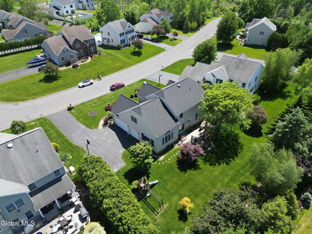 58 Dutch Meadows Drive, Colonie, NY 12047