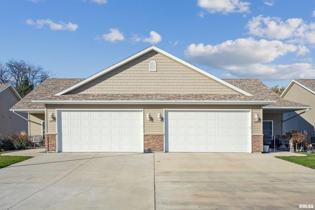 2406 13TH Street, Silvis, IL 61282