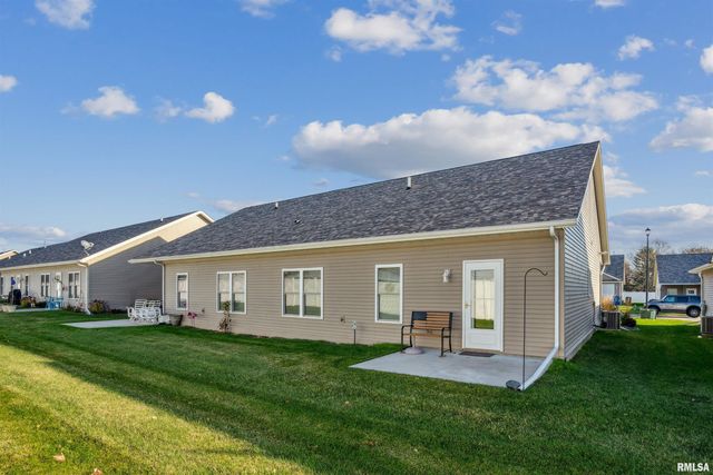 2406 13TH Street, Silvis, IL 61282