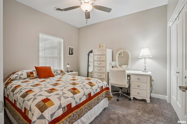 2406 13TH Street, Silvis, IL 61282