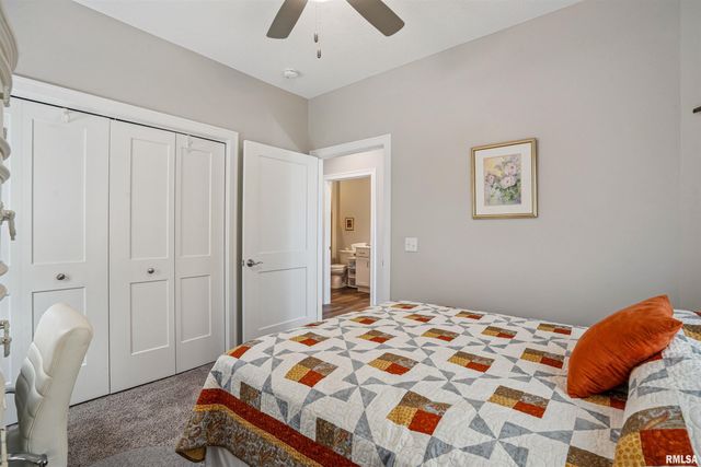 2406 13TH Street, Silvis, IL 61282