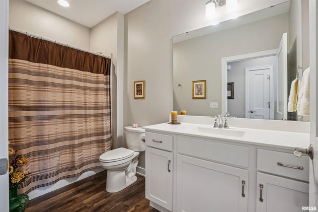 2406 13TH Street, Silvis, IL 61282