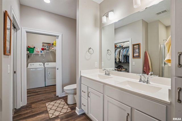 2406 13TH Street, Silvis, IL 61282