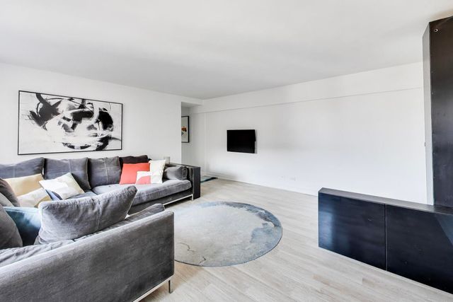 4980 N Marine Drive 1433, Chicago, IL 60640